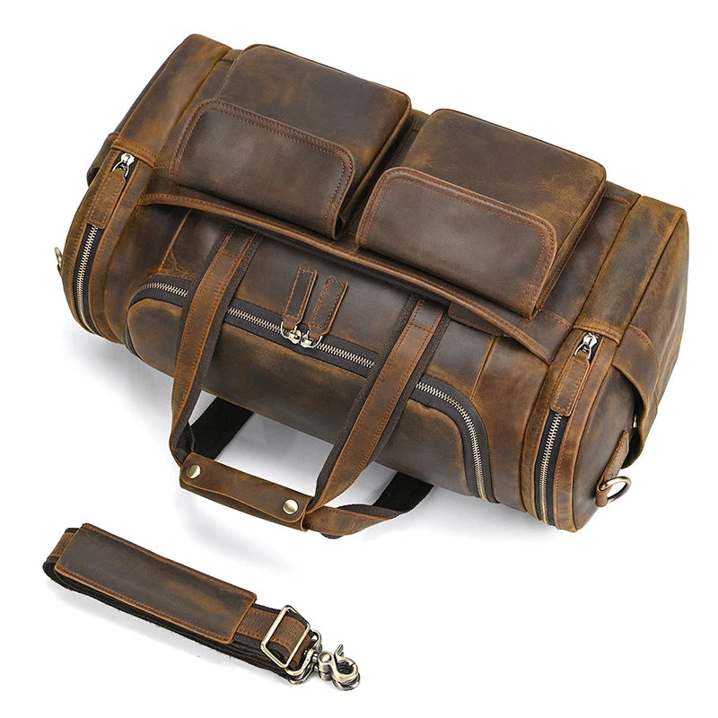 Men's duffle bag in brown leather, perfect for travel and gym use