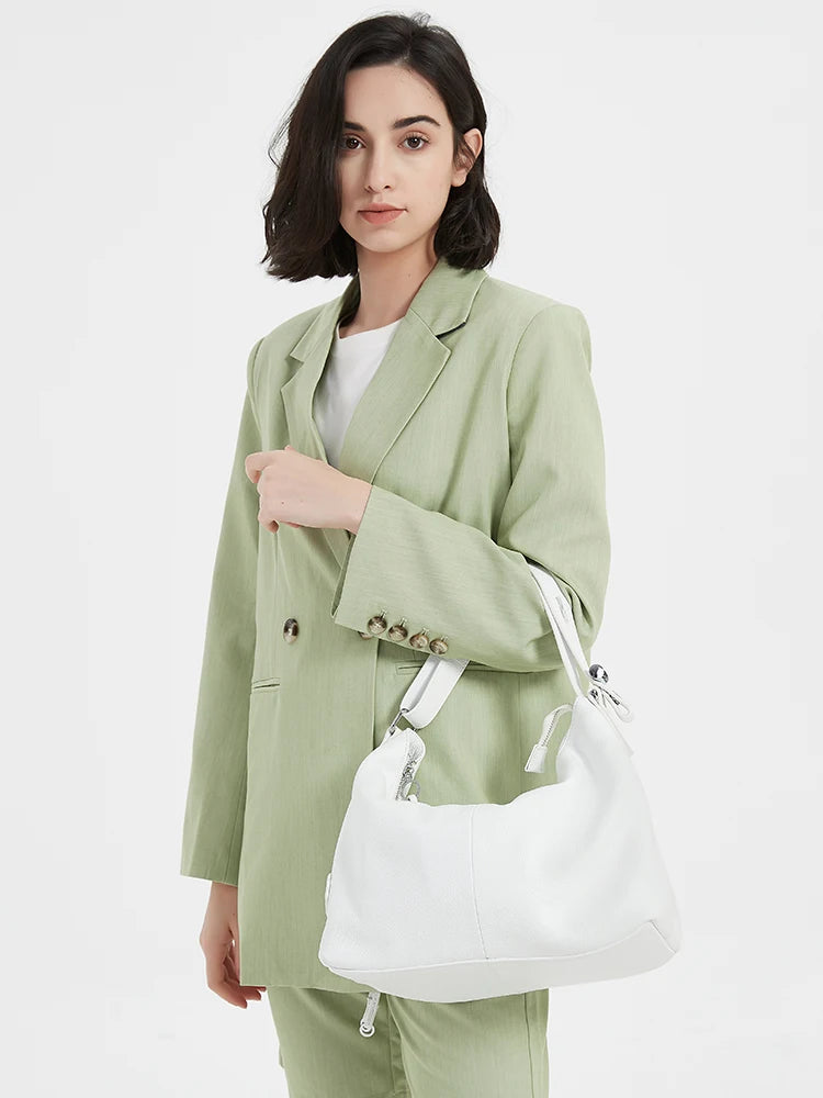 Coach purse shoulder bag in white, perfect for everyday use